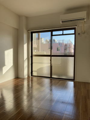 室内にはエアコンが設置