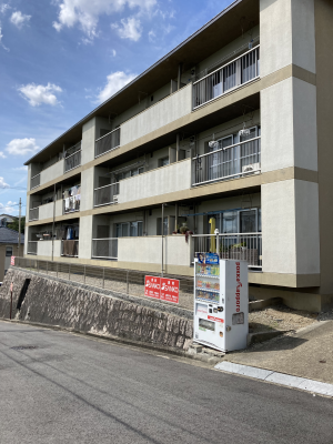 学園前駅徒歩10分の１LDKマンションです